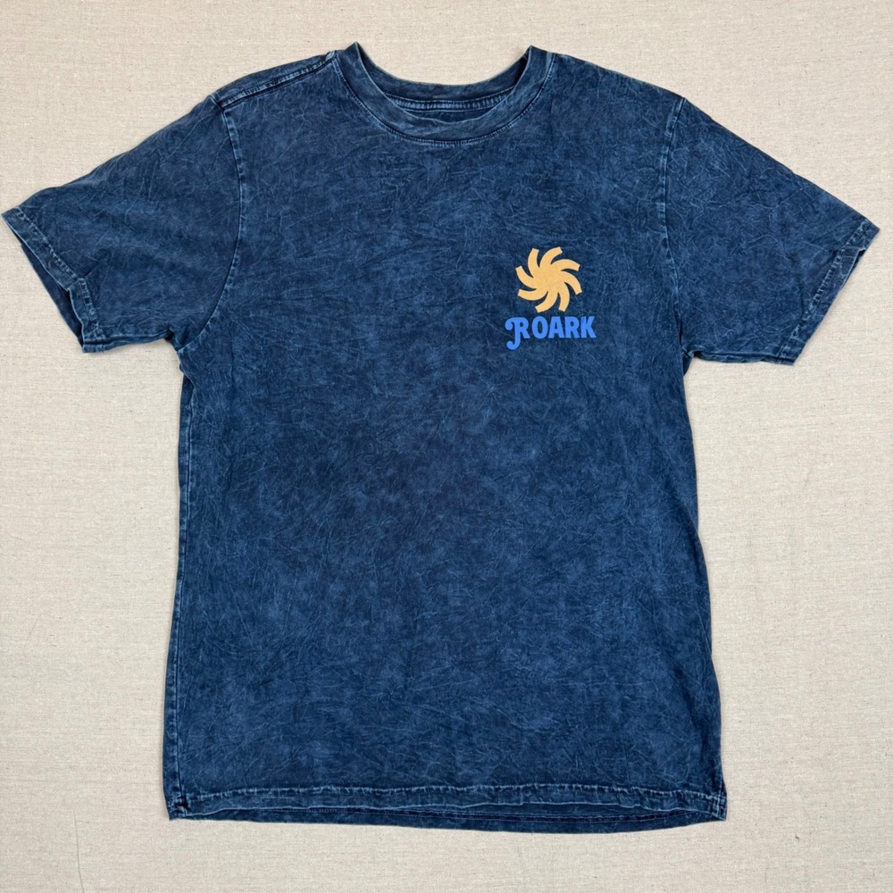 Roark Graphic Tee L 21.5x28.5 Nomads Rucksack Ramblers Blue Acid Wash Surf Retro